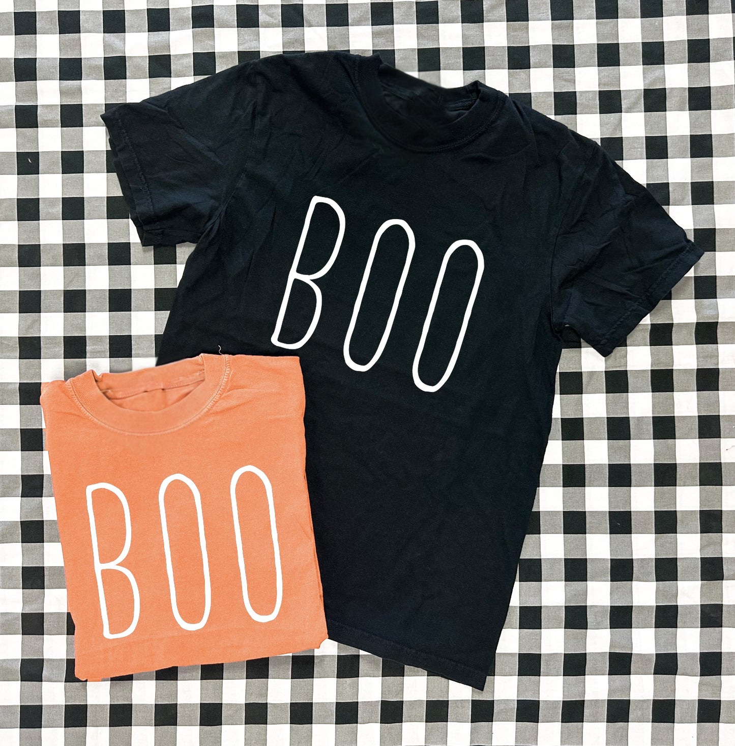 HALLOWEEN 2025: BOO Simple Text (BASIC SHORTSLEEVE)