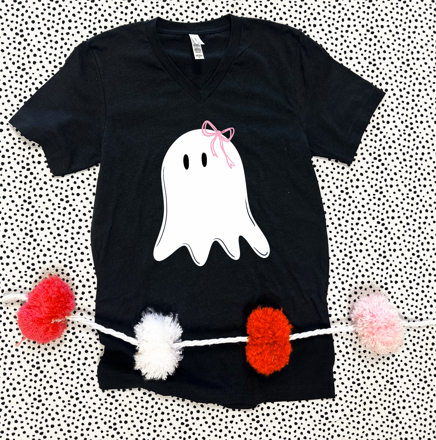 HALLOWEEN 2025: Cute Ghost With Bow (VNECK)