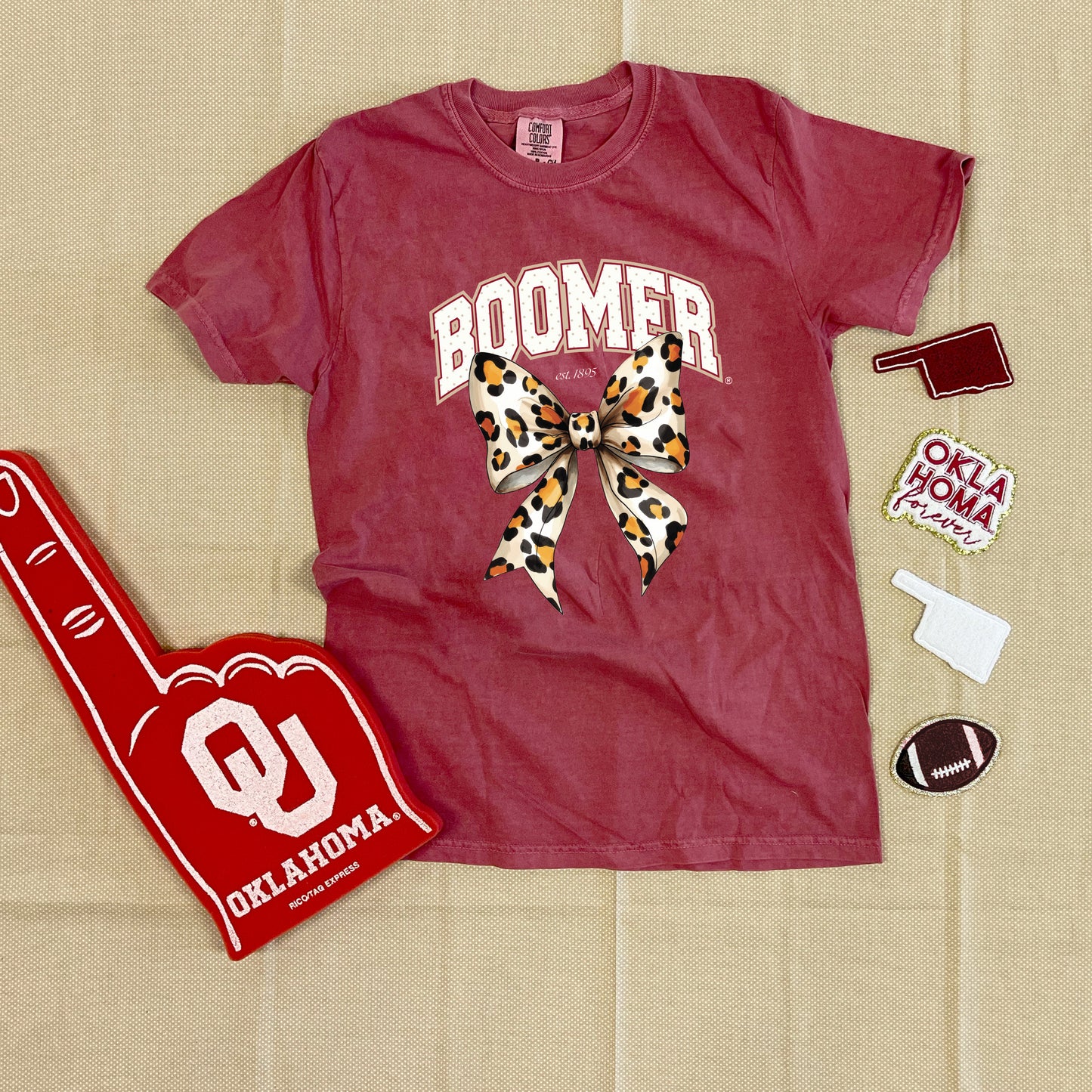 UNIV. OF OK 2025: Boomer Leopard Bow (COMFORT COLORS SHORTSLEEVE)