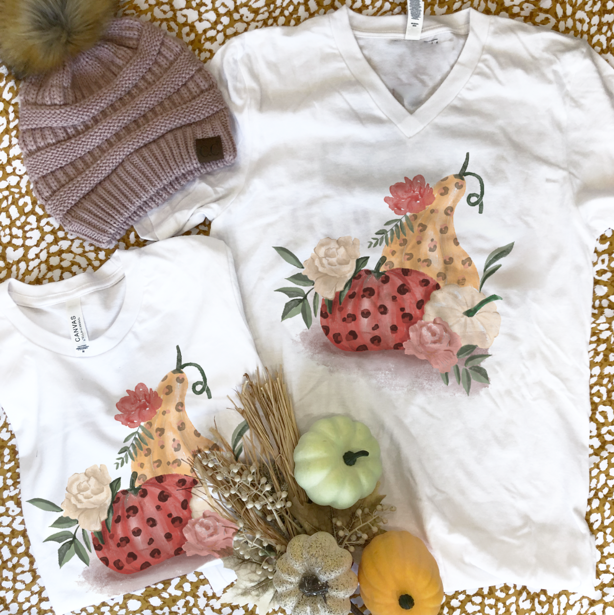 THANKSGIVING: Leopard & Floral Fall Pumpkins (VNECK)