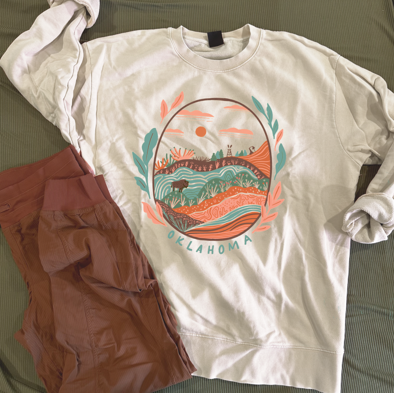 OKLAHOMA 2023: Ivory Oklahoma Landscape - SWEATSHIRT