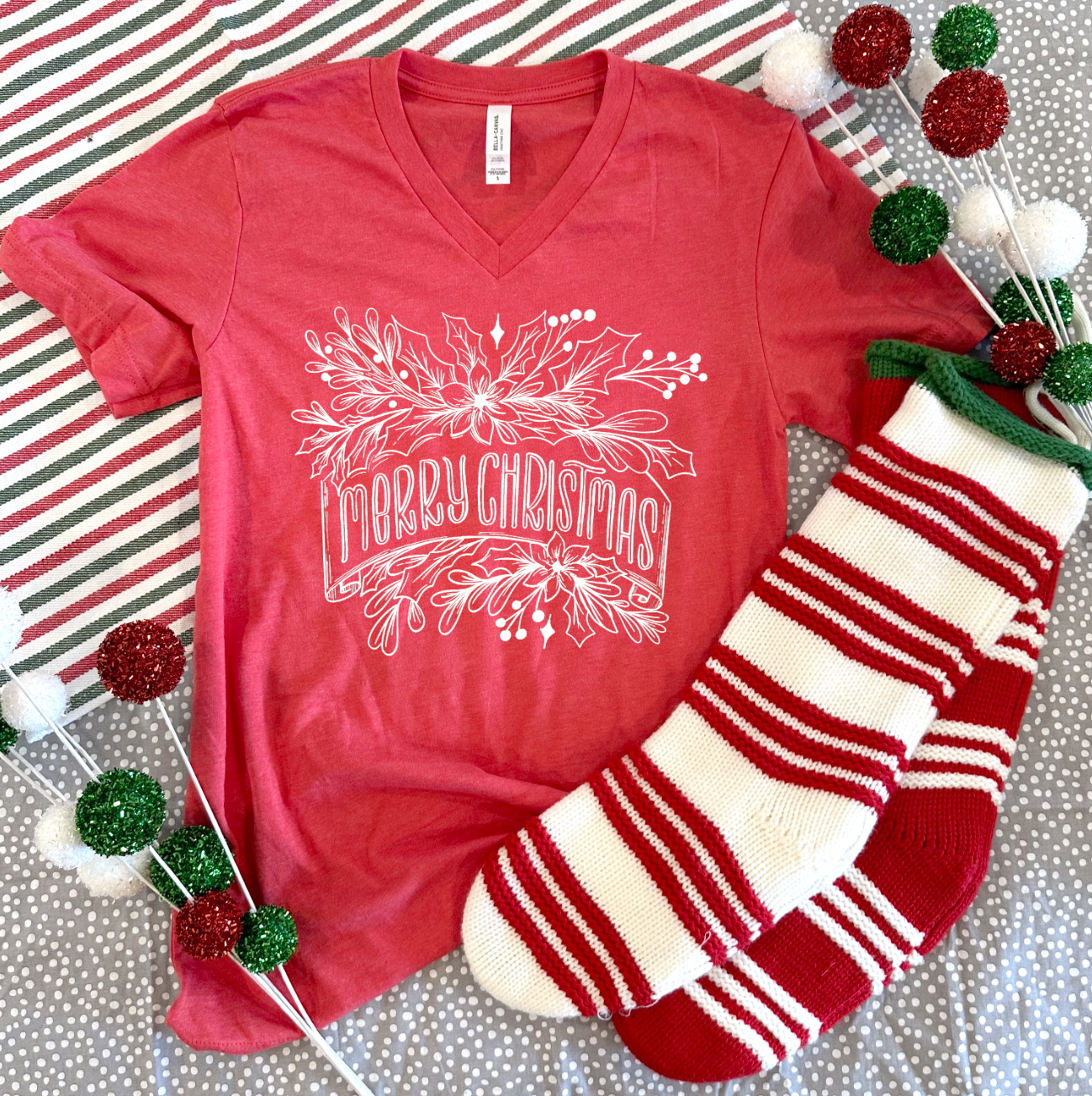 CHRISTMAS 2023: Merry Christmas Red Ribbon - VNECK