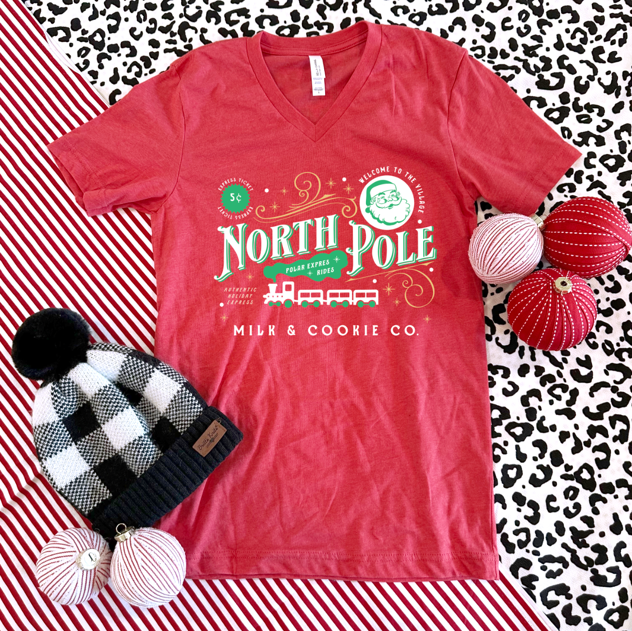 CHRISTMAS: Vintage North Pole - VNECK
