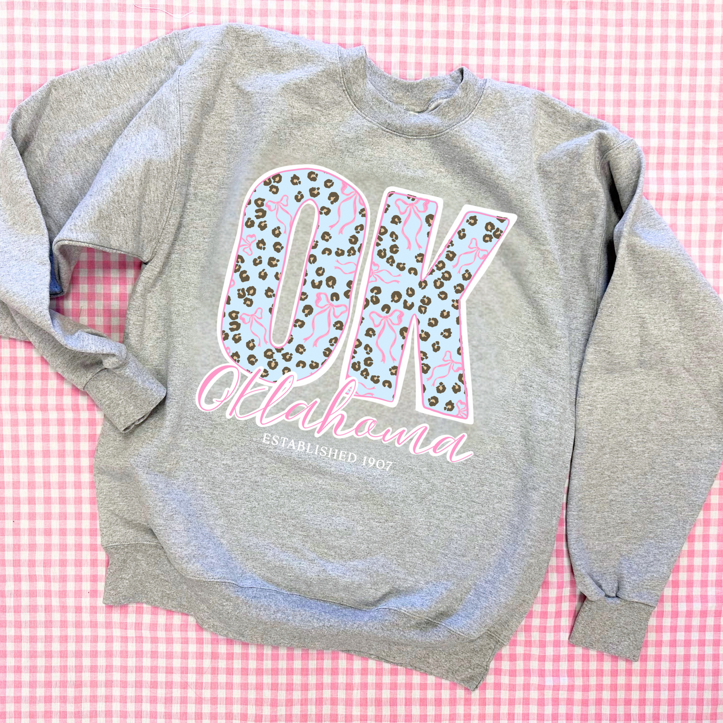 OKLAHOMA 2026: OK Chambray Leopard & Bows (SWEATSHIRT)