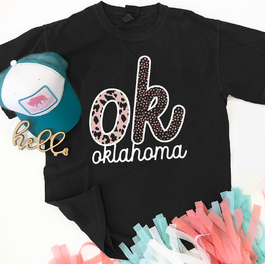 OKLAHOMA: OK Script Dotted Pattern (SHORTSLEEVE)