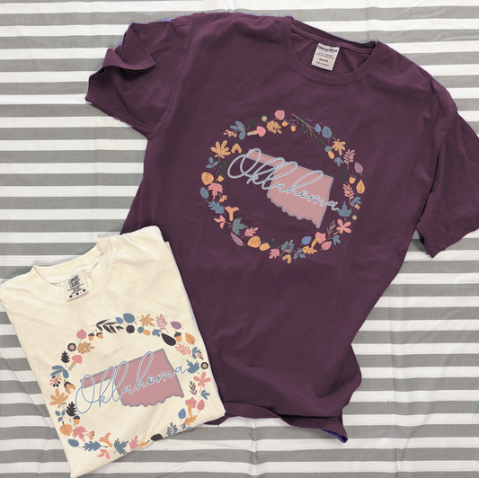 OKLAHOMA 2025: Oklahoma Fall Leaves Wreath (COMFORT COLORS SHORTSLEEVE)