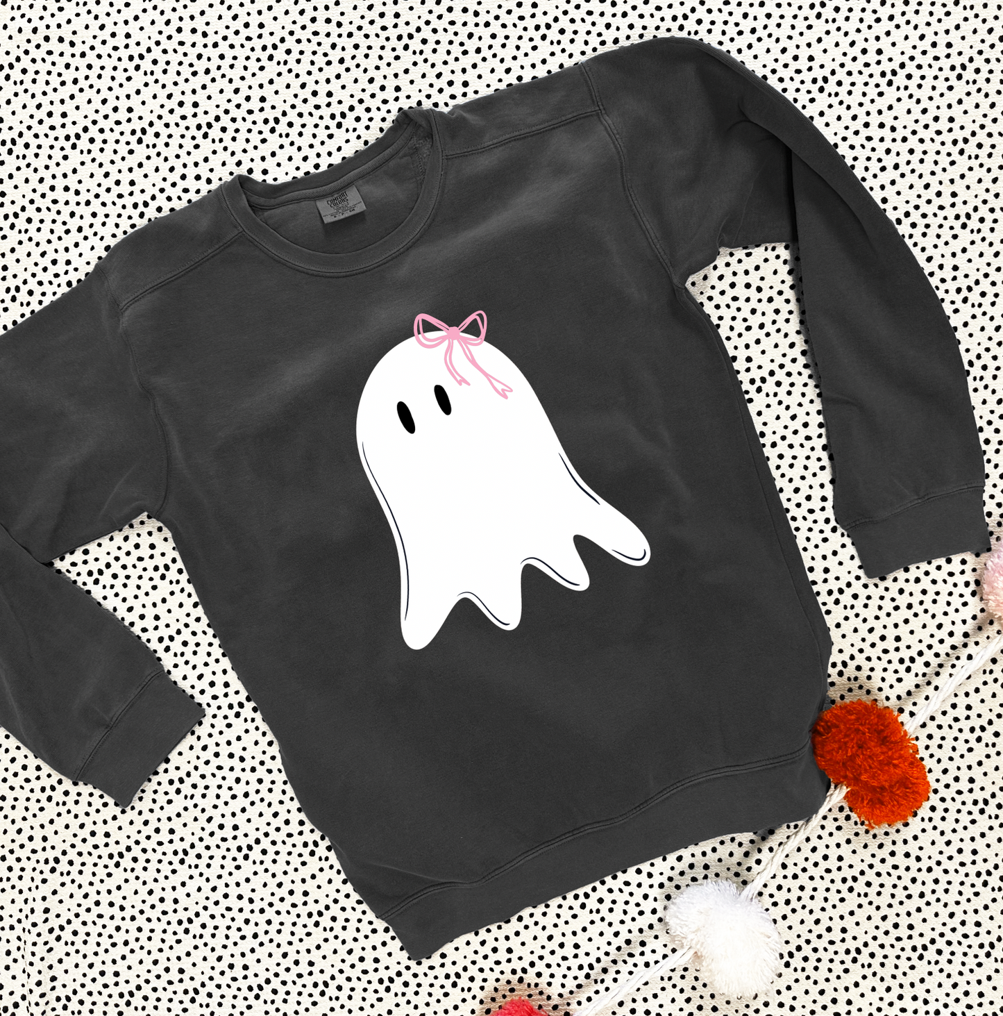 HALLOWEEN 2025: Cute Ghost With Bow (COMFORT COLORS SWEATSHIRT)