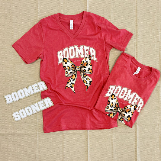 UNIV. OF OK 2025: Boomer Leopard Bow (BELLA CANVAS VNECK)
